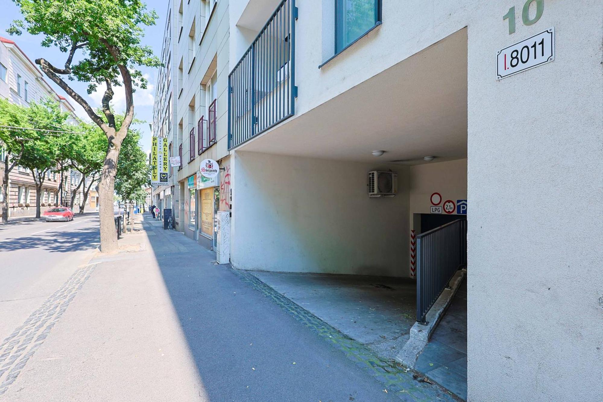 Adamick Place In City Centre With Free Parking Διαμέρισμα Μπρατισλάβα Εξωτερικό φωτογραφία